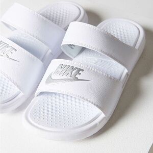 Nike Benassi Duo Ultra White Slides